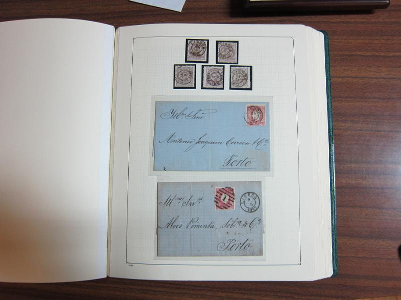 0018 (28).JPG -     Lote:    18      Marcofilia      Lotes Especiais       Descrição:         Portugal &mdash; Colecção especializada em dois álbuns com estudo especializado das marcas de duplo círculo e circulares de Lisboa, com selos de diversas emissões e cartas. Lote a ver.        Lote       Valor Base:     &euro; 1.000,00     Valor Venda:     Retirado     